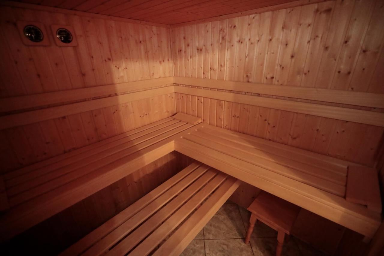 Goldhouse - Sauna, Whirlpool, Switch, Darts & Mehr Андернах Екстериор снимка