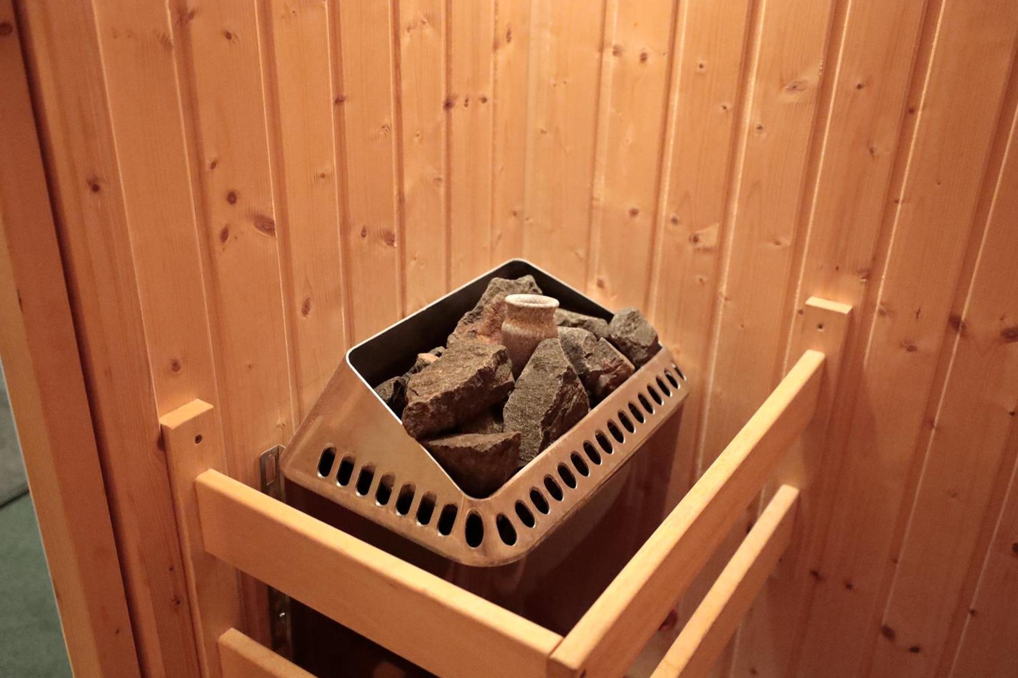 Goldhouse - Sauna, Whirlpool, Switch, Darts & Mehr Андернах Екстериор снимка